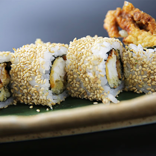 Uramaki de pollo crujiente